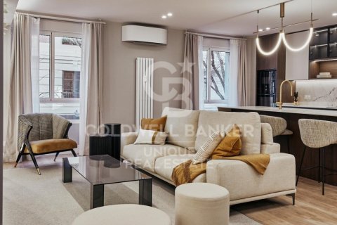 Apartament w Madrid, Hiszpania 2 sypialnie, 105 mkw. nr 156793 – zdjęcie 3
