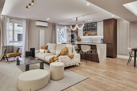 Apartament w Madrid, Hiszpania 2 sypialnie, 105 mkw. nr 156793 – zdjęcie 2