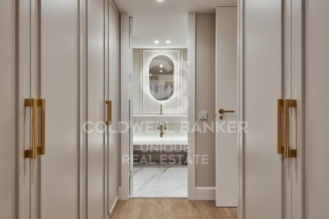 Apartament w Madrid, Hiszpania 2 sypialnie, 105 mkw. nr 156793 – zdjęcie 16