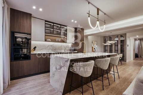 Apartament w Madrid, Hiszpania 2 sypialnie, 105 mkw. nr 156793 – zdjęcie 13