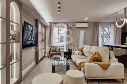 Apartament w Madrid, Hiszpania 2 sypialnie, 105 mkw. nr 156793 – zdjęcie 5