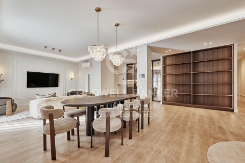 Apartamento en venta en Madrid, España 5 dormitorios, 235 m2 No. 156788 - foto 6