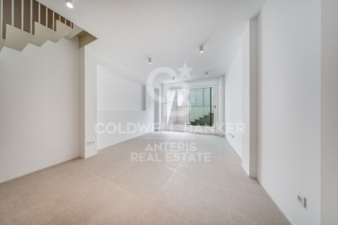 Tvåvåningslägenhet till salu i L'Hospitalet de Llobregat, Barcelona, Spanien 2 sovrum, 116 kvm. Nr. 156787 - foto 3