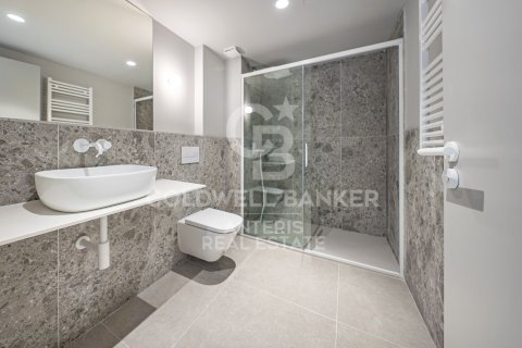 Paritalo myytävänä L'Hospitalet de Llobregat, Barcelona, Espanja, 2 makuuhuonetta, 116 m2 No. 156787 - kuva 12