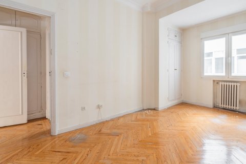 Huoneisto myytävänä Madrid, Espanja, 6 makuuhuonetta, 352 m2 No. 164277 - kuva 25