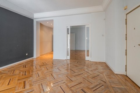 Huoneisto myytävänä Madrid, Espanja, 6 makuuhuonetta, 352 m2 No. 164277 - kuva 21