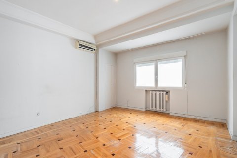Huoneisto myytävänä Madrid, Espanja, 6 makuuhuonetta, 352 m2 No. 164277 - kuva 28