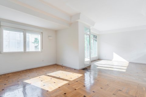 Huoneisto myytävänä Madrid, Espanja, 6 makuuhuonetta, 352 m2 No. 164277 - kuva 1