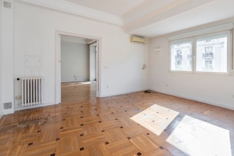 Huoneisto myytävänä Madrid, Espanja, 6 makuuhuonetta, 352 m2 No. 164277 - kuva 22