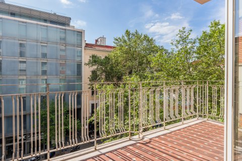 Huoneisto myytävänä Madrid, Espanja, 6 makuuhuonetta, 352 m2 No. 164277 - kuva 3