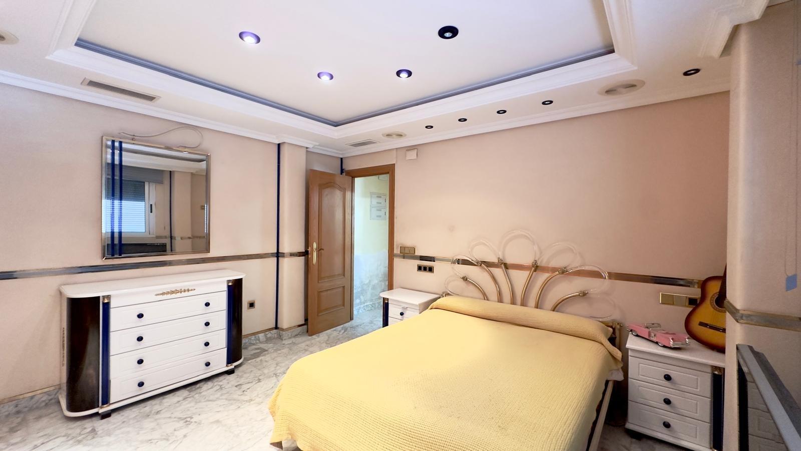 Appartamento a Torrevieja, Alicante, Spagna 2 camere da letto, 195 mq. N° 155630