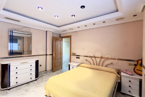 Apartment à vendre à Torrevieja, Alicante, Espagne, 2 chambres, 195 m2 No. 155630 - photo 10