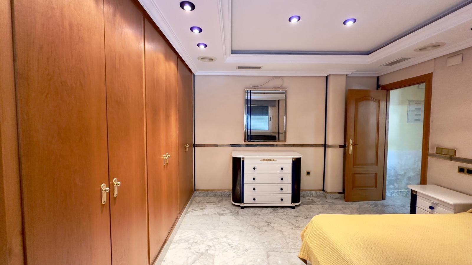 Appartamento a Torrevieja, Alicante, Spagna 2 camere da letto, 195 mq. N° 155630
