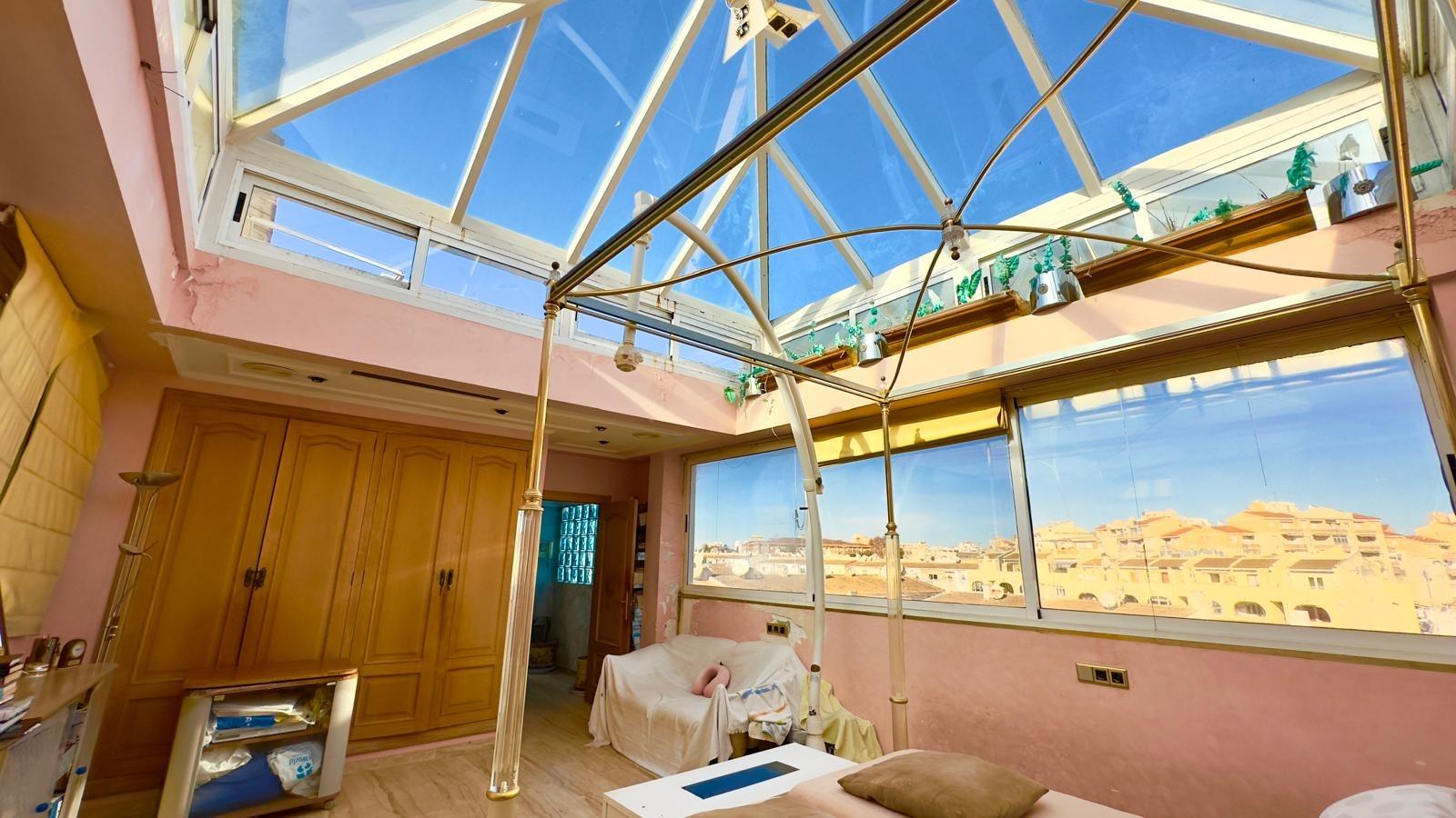 Appartamento a Torrevieja, Alicante, Spagna 2 camere da letto, 195 mq. N° 155630