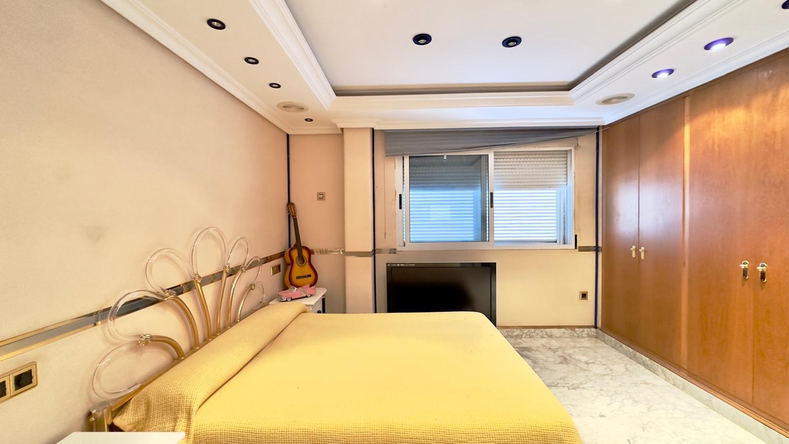 Appartamento a Torrevieja, Alicante, Spagna 2 camere da letto, 195 mq. N° 155630