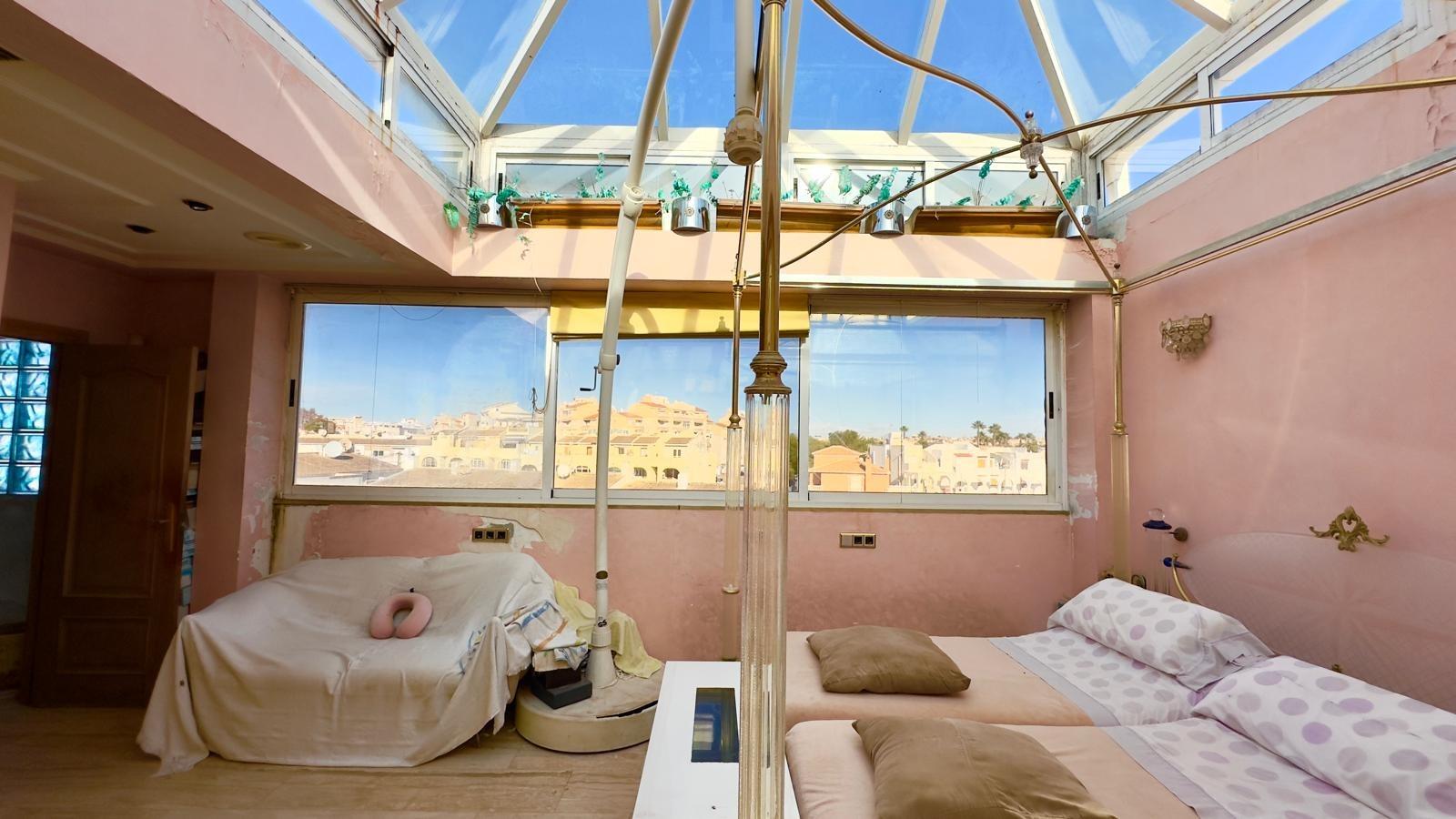 Appartamento a Torrevieja, Alicante, Spagna 2 camere da letto, 195 mq. N° 155630