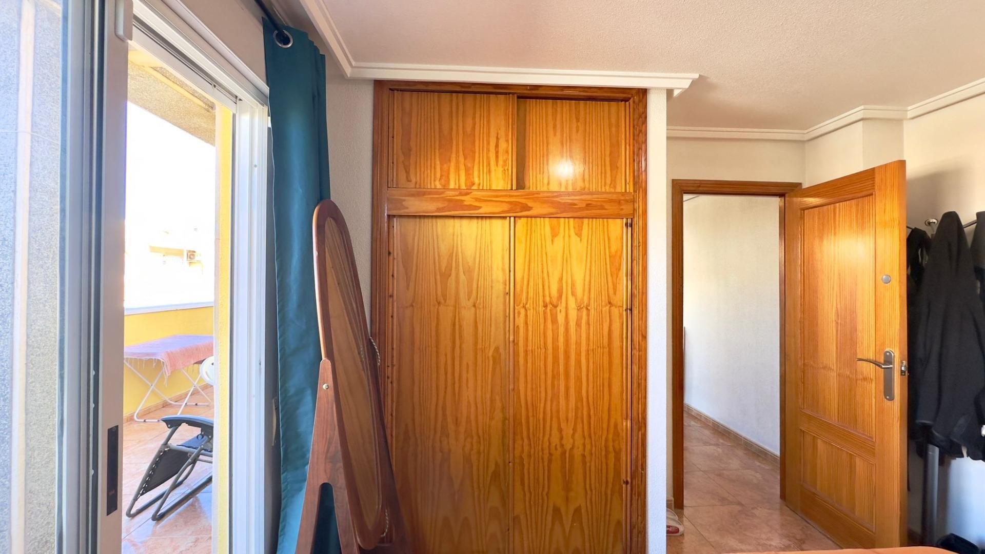 Apartment in Torrevieja, Alicante, Spain 2 bedrooms, 73 sq.m. No. 155628