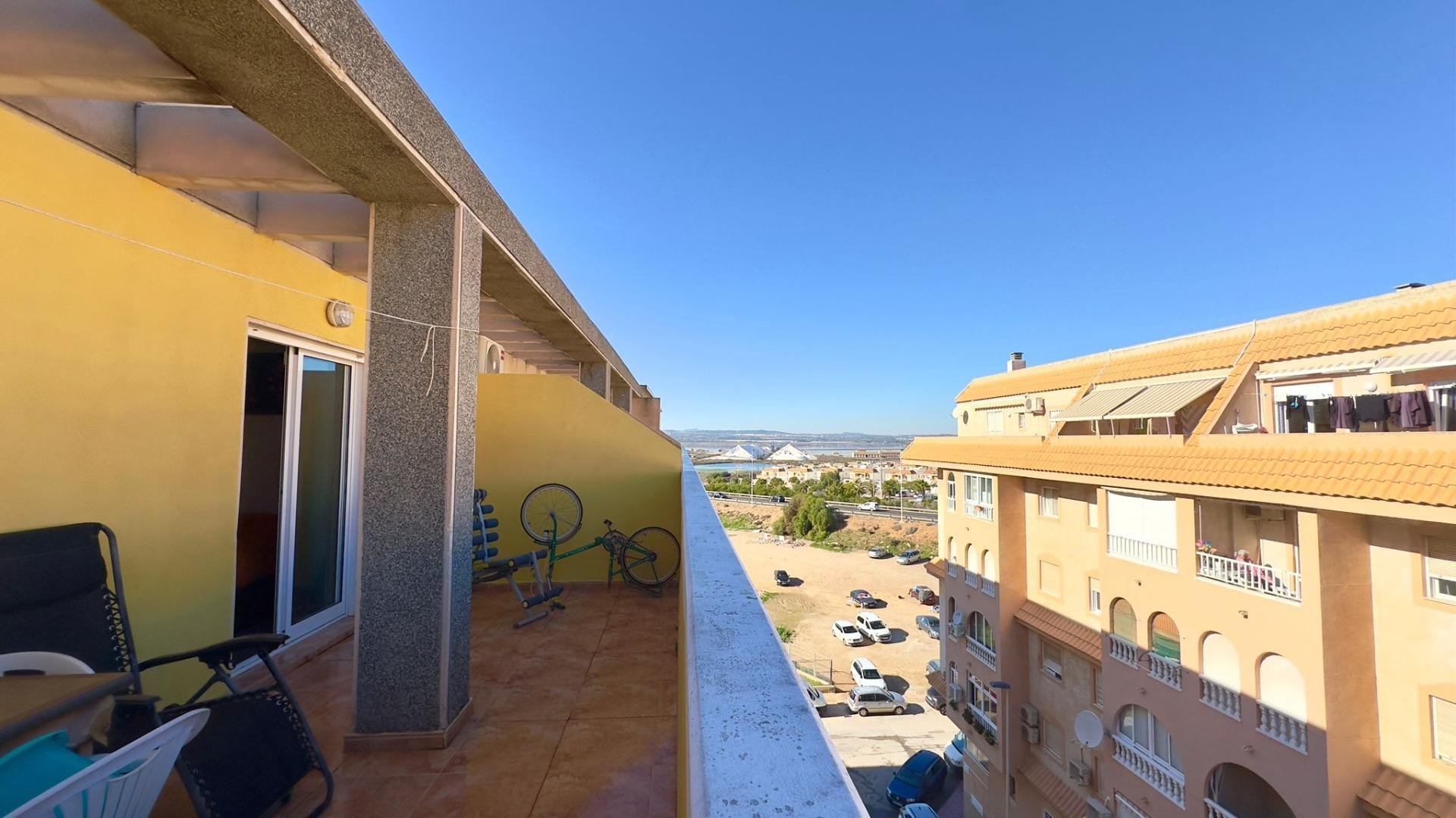 Apartment in Torrevieja, Alicante, Spain 2 bedrooms, 73 sq.m. No. 155628