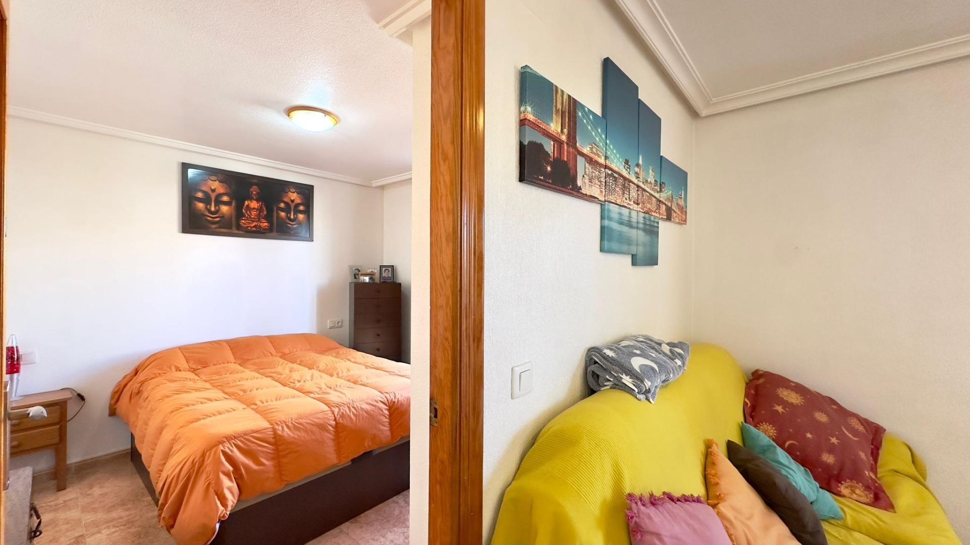 Apartment in Torrevieja, Alicante, Spain 2 bedrooms, 73 sq.m. No. 155628