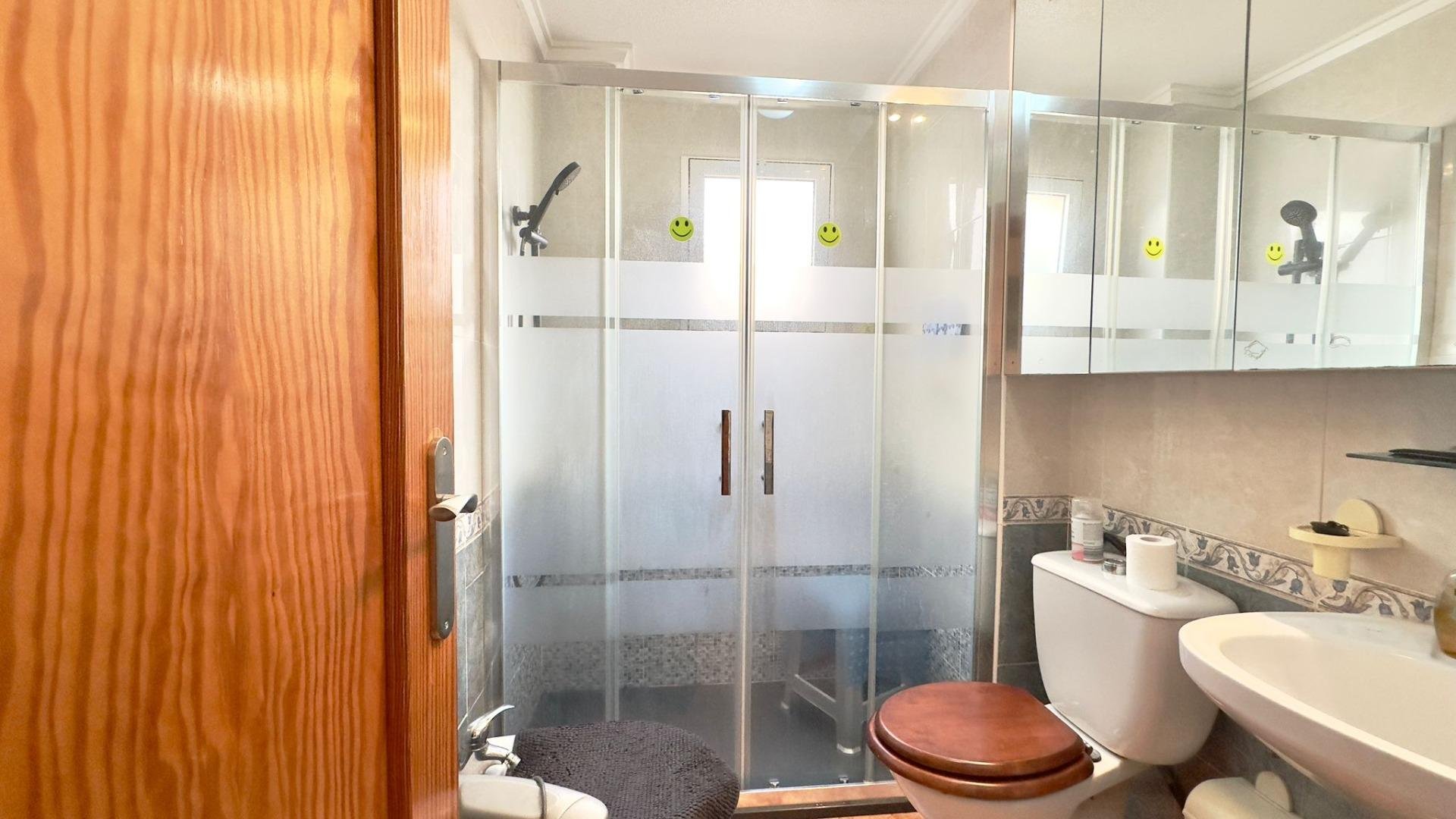 Apartment in Torrevieja, Alicante, Spain 2 bedrooms, 73 sq.m. No. 155628