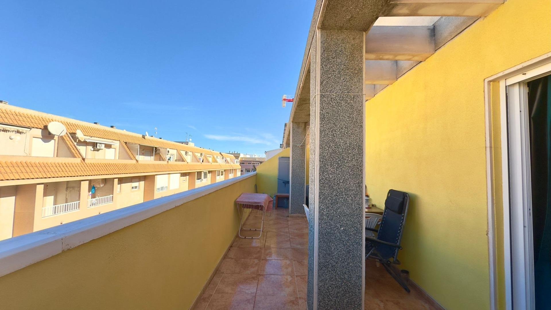 Apartment in Torrevieja, Alicante, Spain 2 bedrooms, 73 sq.m. No. 155628