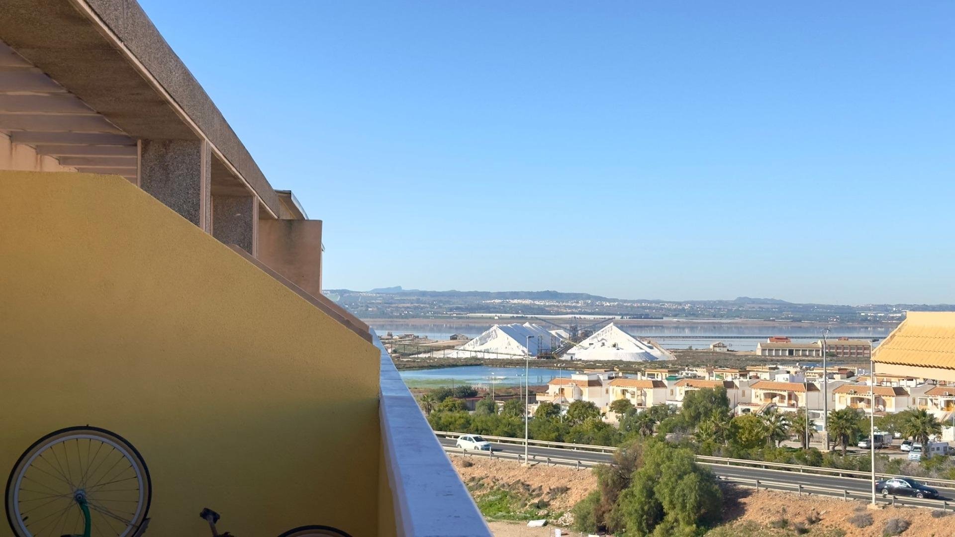 Apartment in Torrevieja, Alicante, Spain 2 bedrooms, 73 sq.m. No. 155628