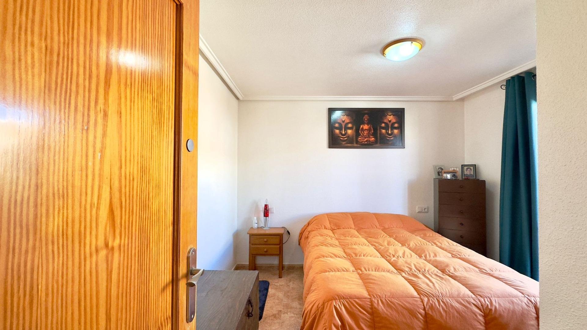 Apartment in Torrevieja, Alicante, Spain 2 bedrooms, 73 sq.m. No. 155628