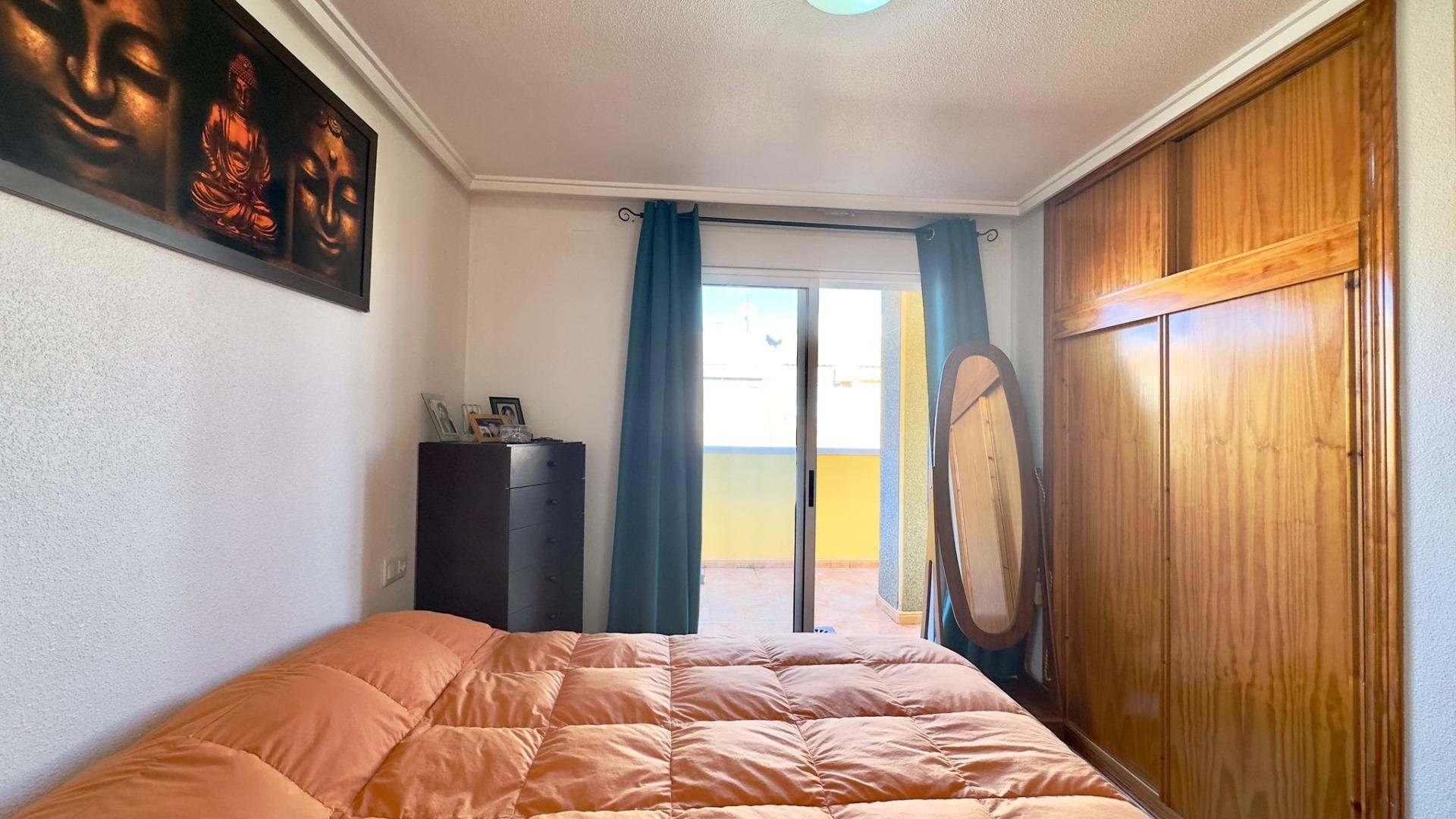 Apartment in Torrevieja, Alicante, Spain 2 bedrooms, 73 sq.m. No. 155628