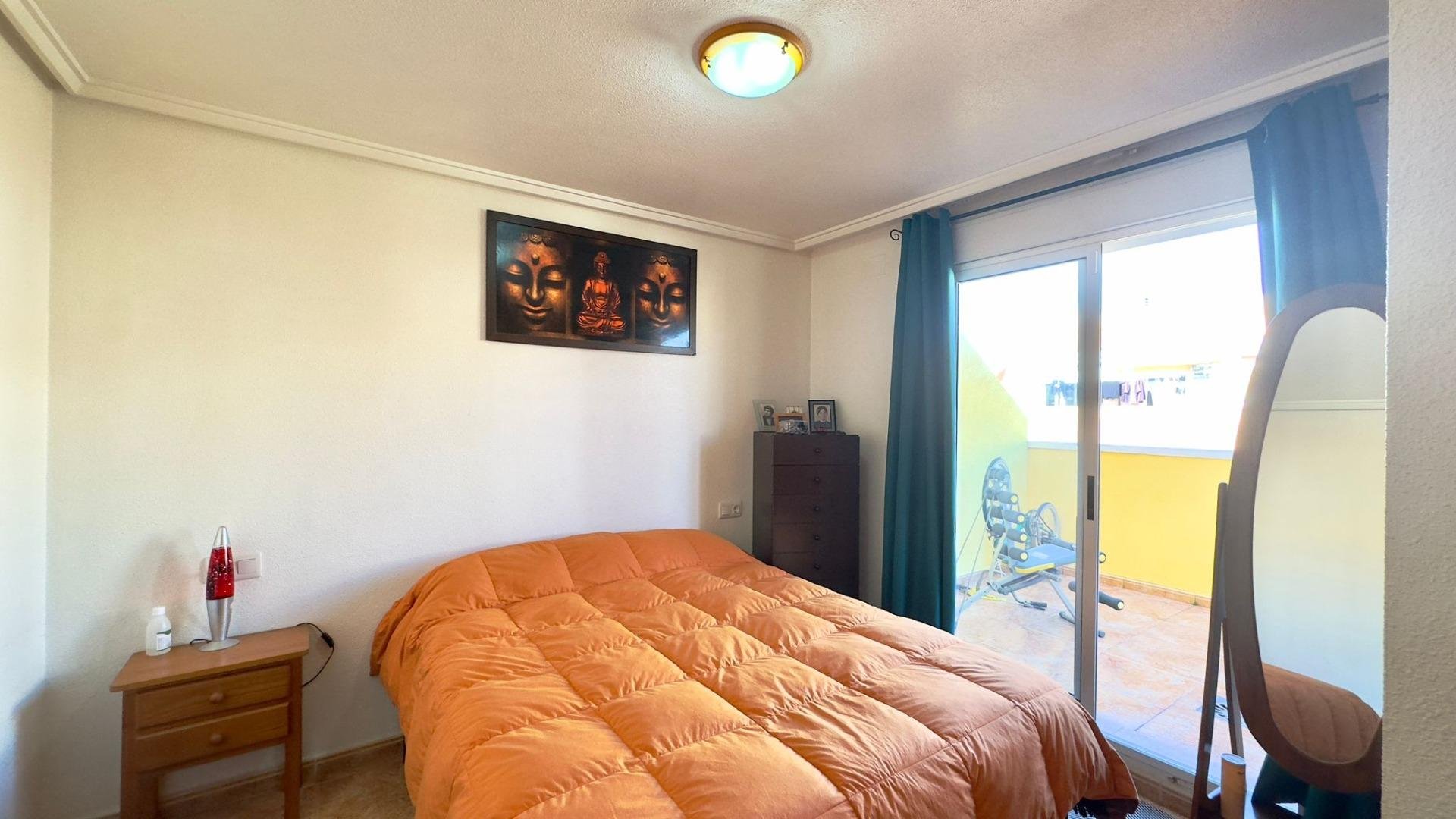 Apartment in Torrevieja, Alicante, Spain 2 bedrooms, 73 sq.m. No. 155628