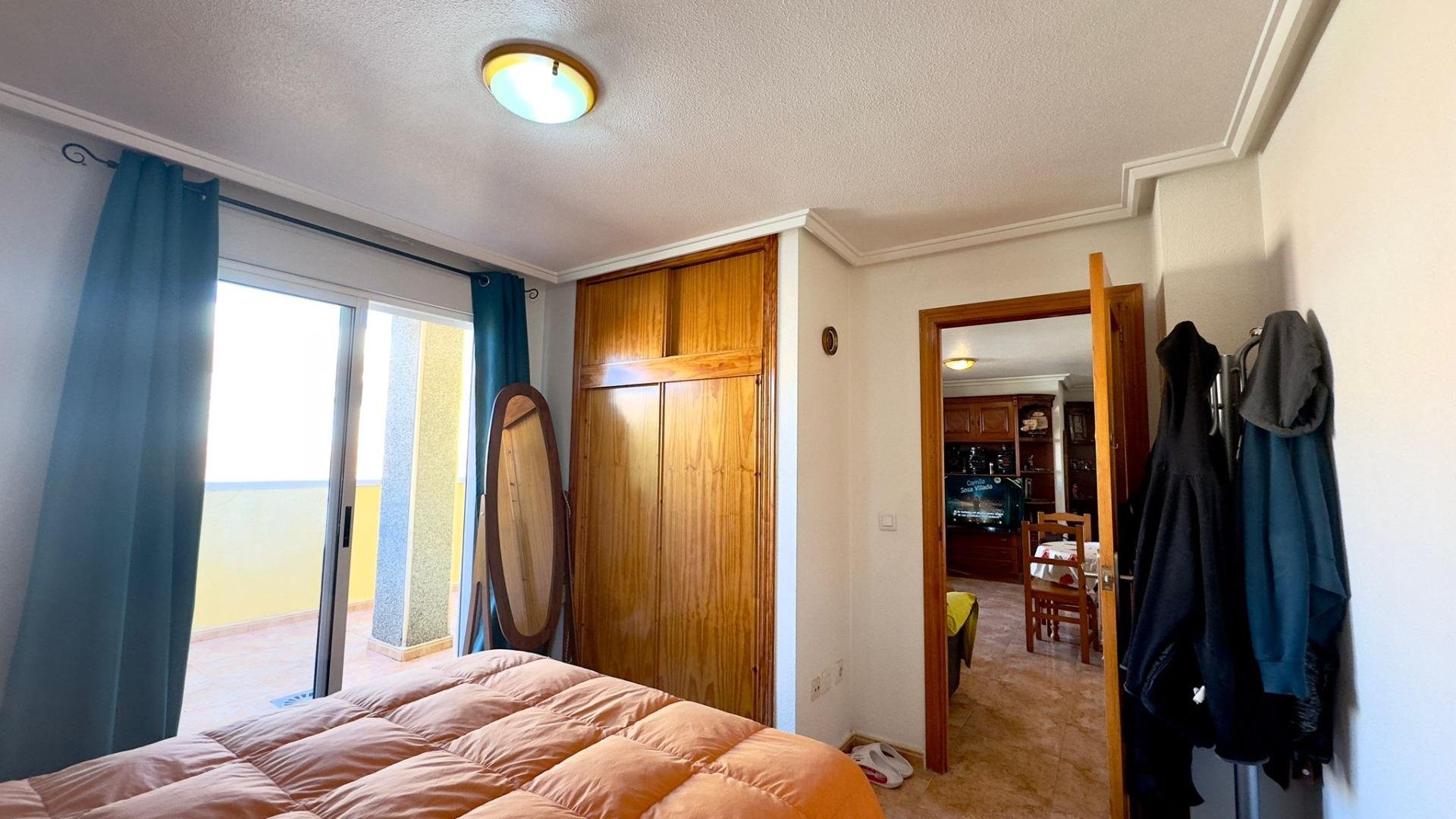 Apartment in Torrevieja, Alicante, Spain 2 bedrooms, 73 sq.m. No. 155628