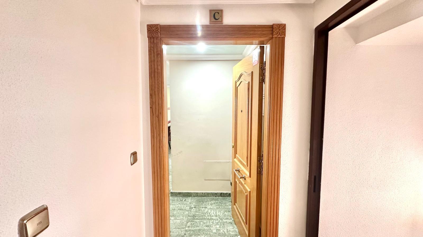 Apartment à Torrevieja, Alicante, Espagne 2 chambres, 98 m2 No. 155632