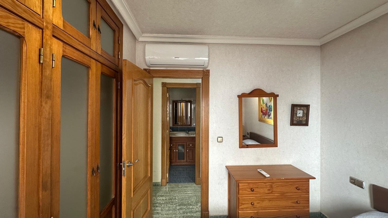 Apartment à Torrevieja, Alicante, Espagne 2 chambres, 98 m2 No. 155632