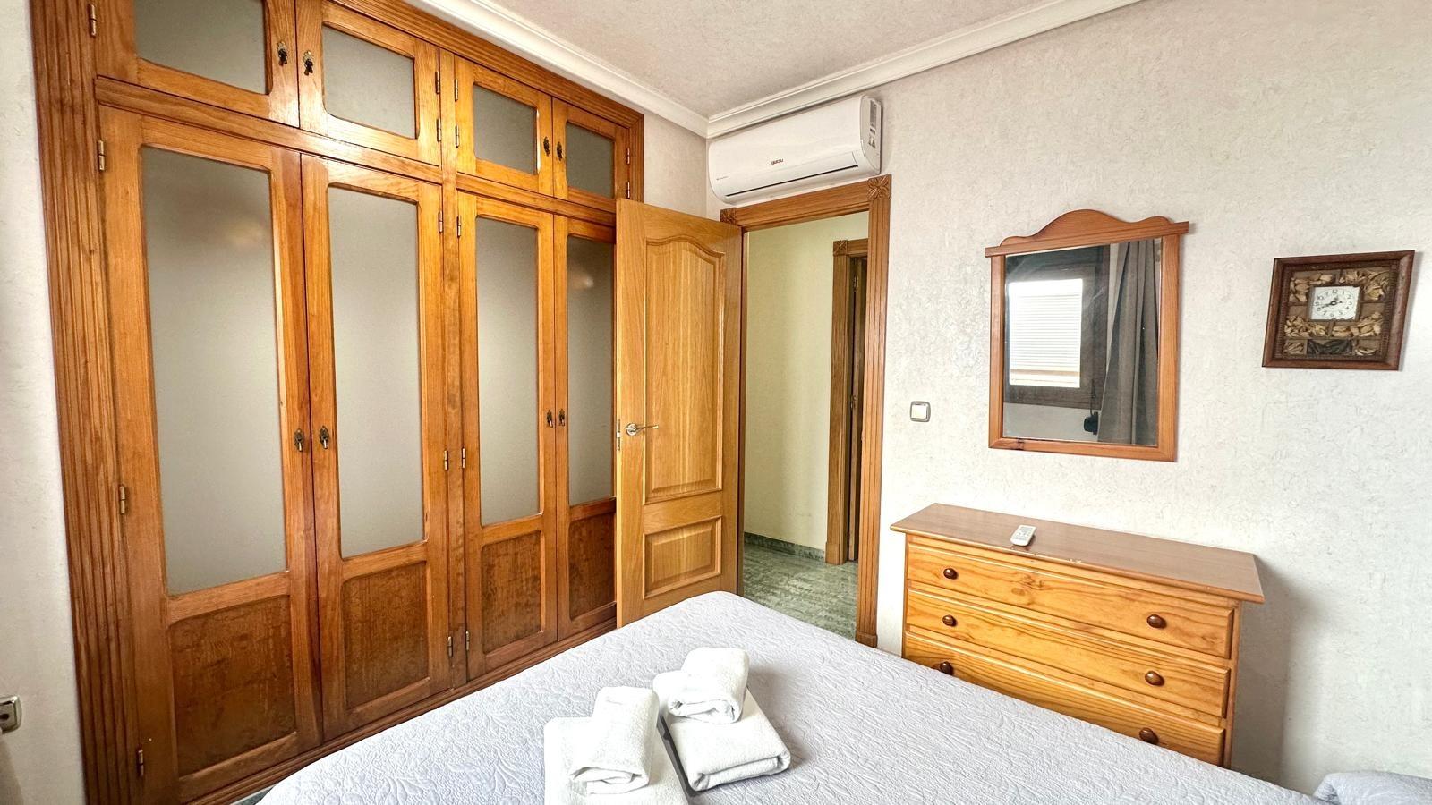 Apartment à Torrevieja, Alicante, Espagne 2 chambres, 98 m2 No. 155632