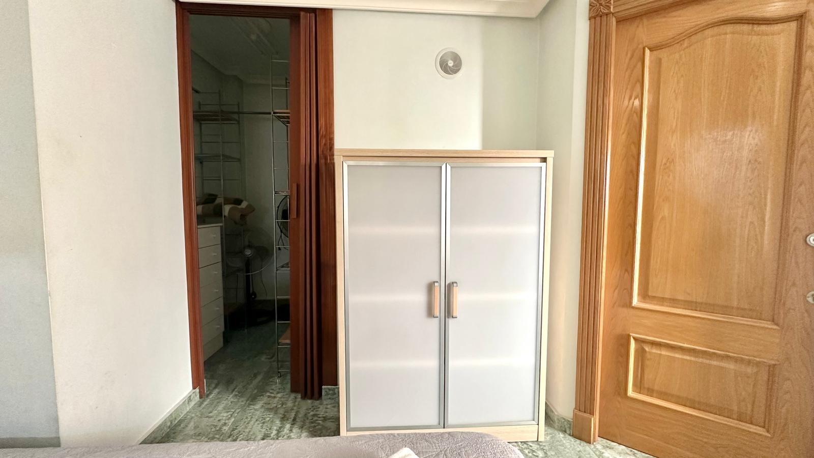 Apartment à Torrevieja, Alicante, Espagne 2 chambres, 98 m2 No. 155632
