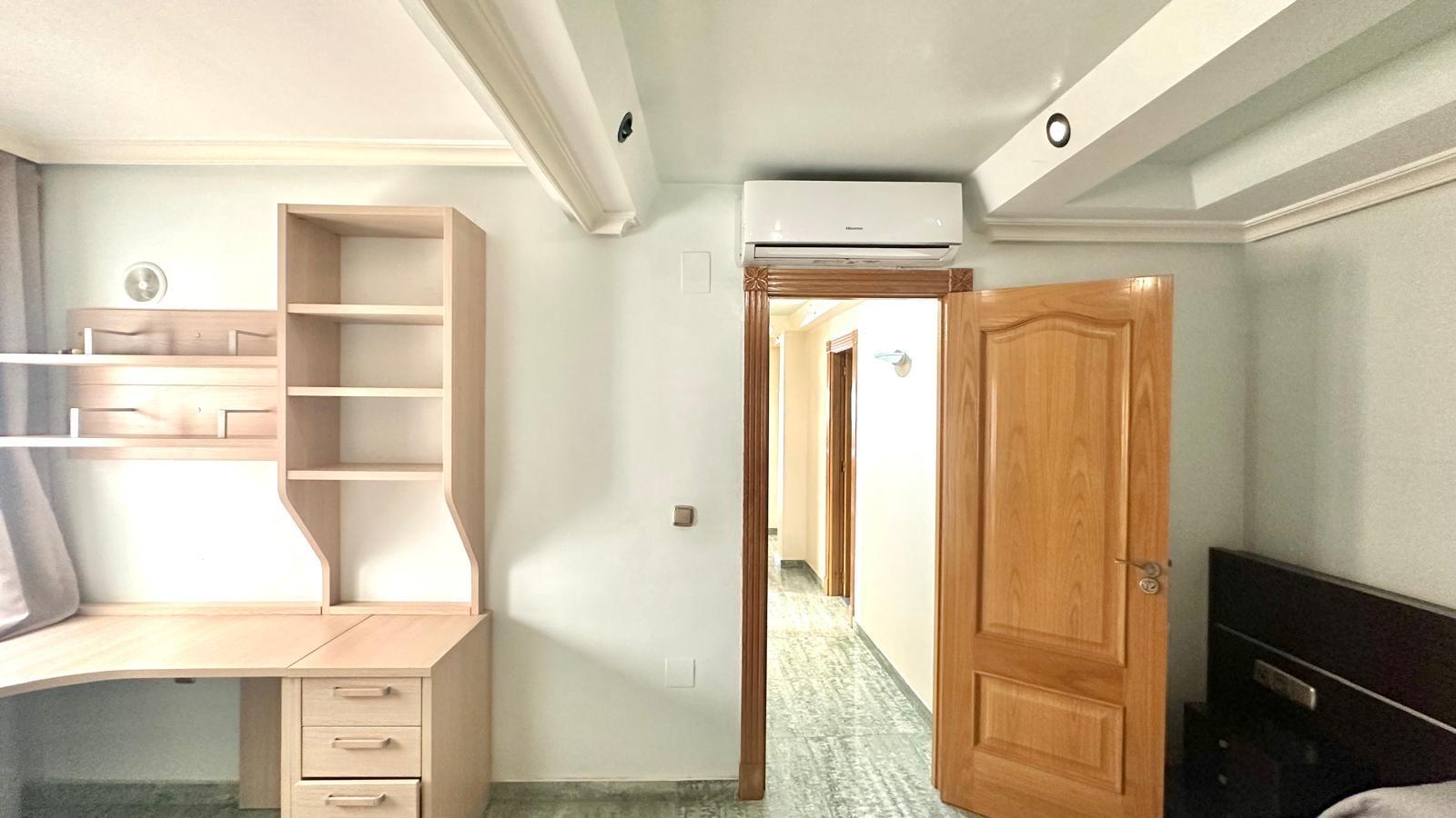 Apartment à Torrevieja, Alicante, Espagne 2 chambres, 98 m2 No. 155632