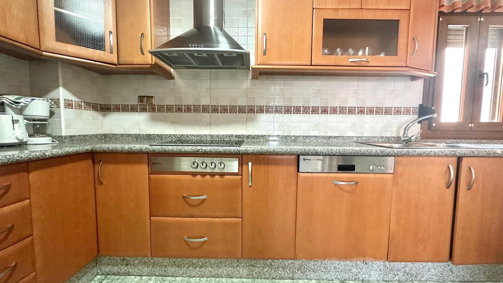 Apartment à Torrevieja, Alicante, Espagne 2 chambres, 98 m2 No. 155632