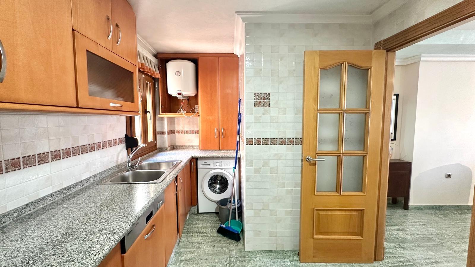 Apartment à Torrevieja, Alicante, Espagne 2 chambres, 98 m2 No. 155632