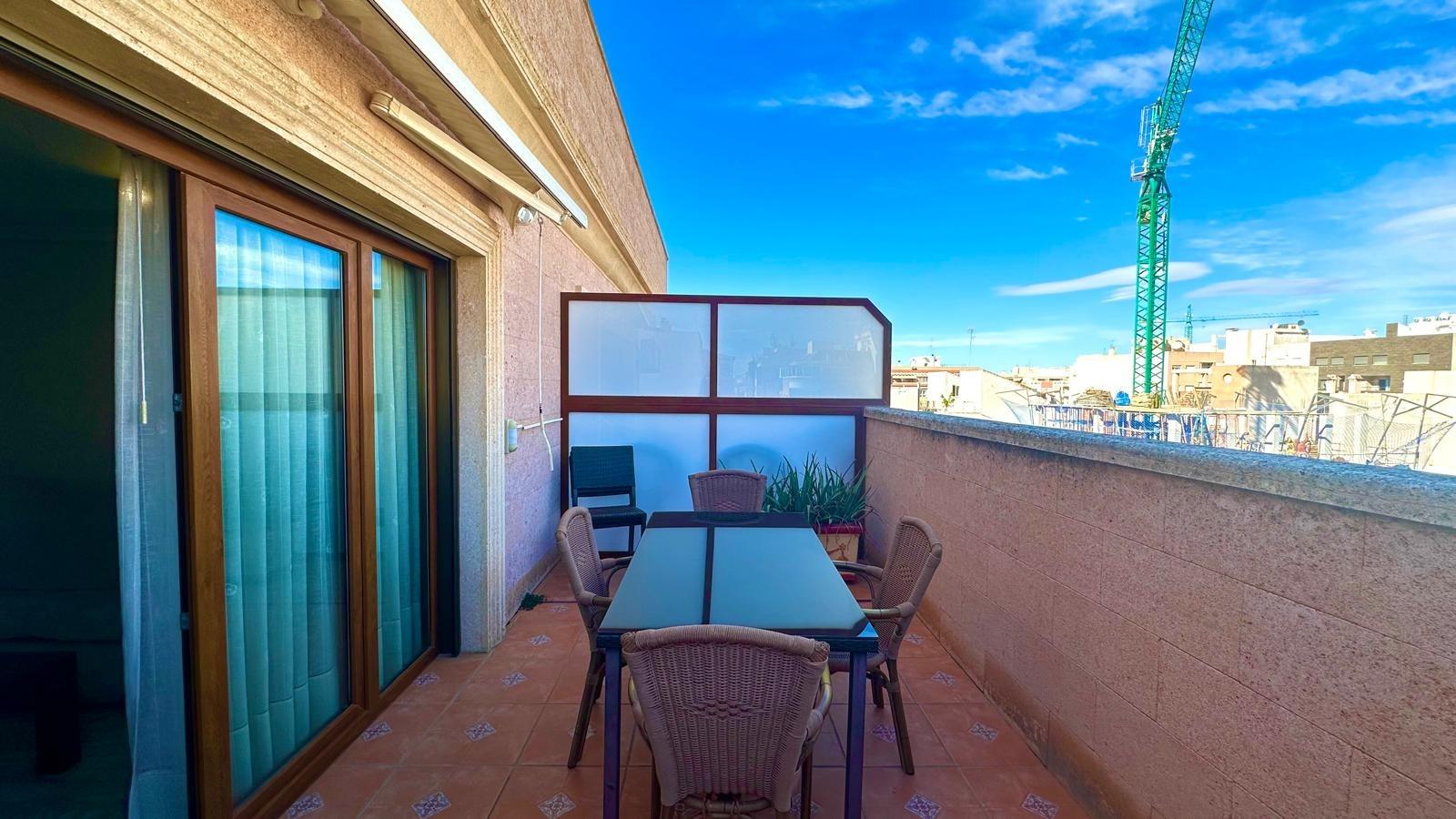 Apartment à Torrevieja, Alicante, Espagne 2 chambres, 98 m2 No. 155632