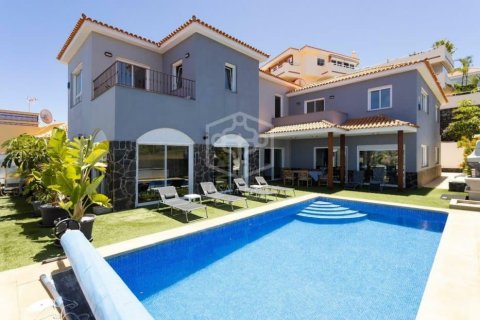 Willa w Puerto de la Cruz, Tenerife, Hiszpania 7 sypialni, 820 mkw. nr 181943 – zdjęcie 3