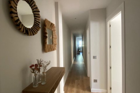 Apartment for sale Madrid, Spain 3 bedrooms, 91 sq.m. No. 113658 - photo 4
