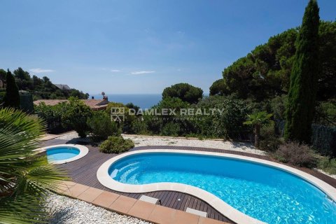 House for sale in Lloret de Mar, Girona, Spain 5 bedrooms, 508 sq.m. No. 177014 - photo 24