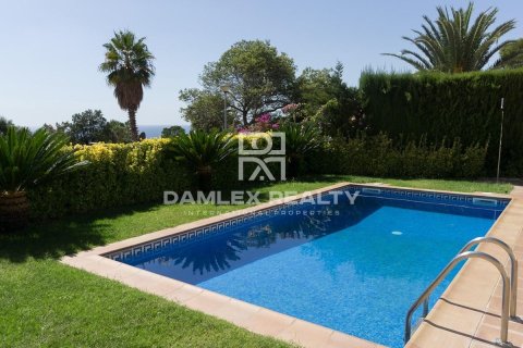 House for sale in Lloret de Mar, Girona, Spain 4 bedrooms, 224 sq.m. No. 177018 - photo 2