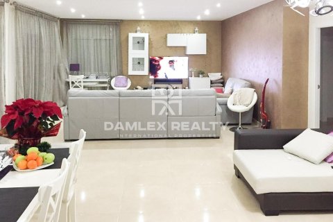 House for sale in Lloret de Mar, Girona, Spain 4 bedrooms, 224 sq.m. No. 177018 - photo 10