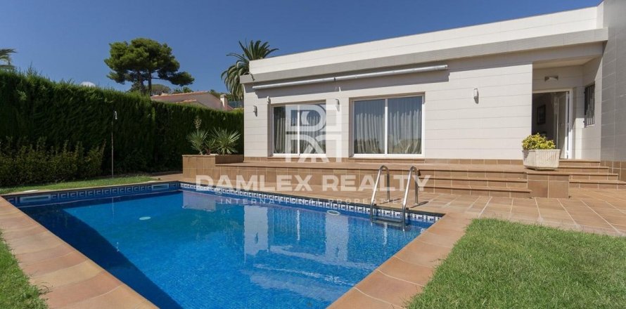 House in Lloret de Mar, Girona, Spain 4 bedrooms, 224 sq.m. No. 177018