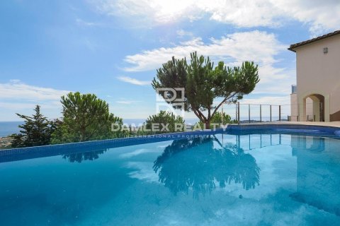 Villa for sale in Platja D'aro, Girona, Spain 4 bedrooms, 443 sq.m. No. 177019 - photo 2