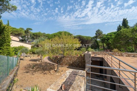 Villa for sale in Lloret de Mar, Girona, Spain 4 bedrooms, 250 sq.m. No. 177013 - photo 30
