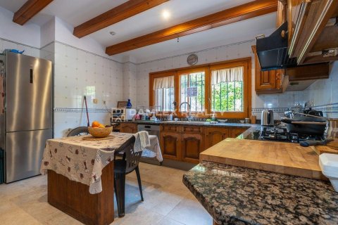 Villa for sale in Lloret de Mar, Girona, Spain 4 bedrooms, 250 sq.m. No. 177013 - photo 14