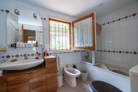Villa for sale in Lloret de Mar, Girona, Spain 4 bedrooms, 250 sq.m. No. 177013 - photo 23