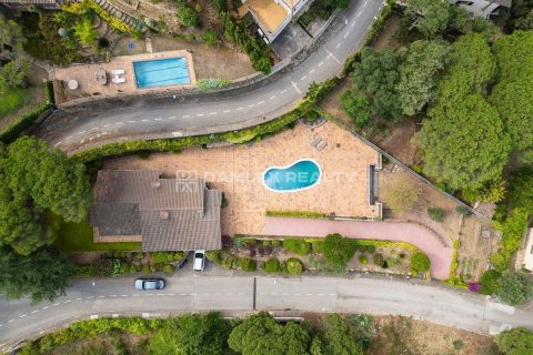 Villa for sale in Lloret de Mar, Girona, Spain 4 bedrooms, 250 sq.m. No. 177013 - photo 3