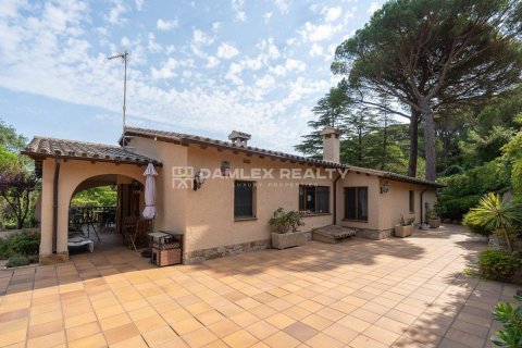Villa for sale in Lloret de Mar, Girona, Spain 4 bedrooms, 250 sq.m. No. 177013 - photo 5